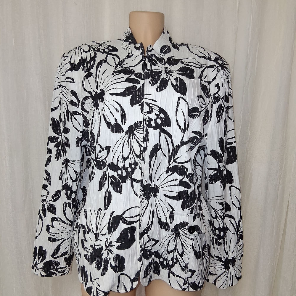 Alfred Dunner Black and White Floral Blazer Women Size 18 - Picture 4 of 16